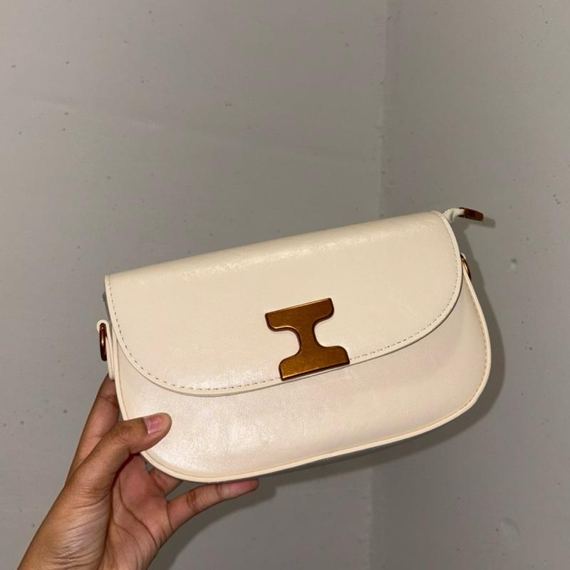 4-Way Convertible Shoulder Bag – PU Leather with Bronze Gold Detailing (25×15×7 cm)