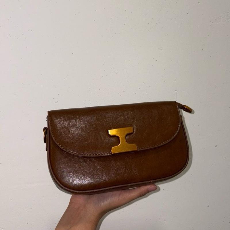 4-Way Convertible Shoulder Bag – PU Leather with Bronze Gold Detailing (25×15×7 cm)