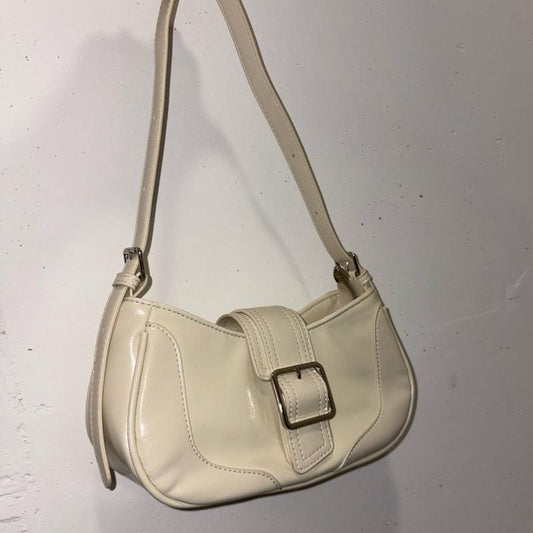 Pure Cowhide Leather Bag with Strap and Zipper Detailing - Black Handbag for Everyday Use