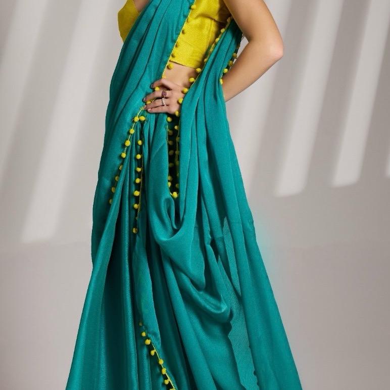 Chiffon Saree with Tassels and Blouse Fabric