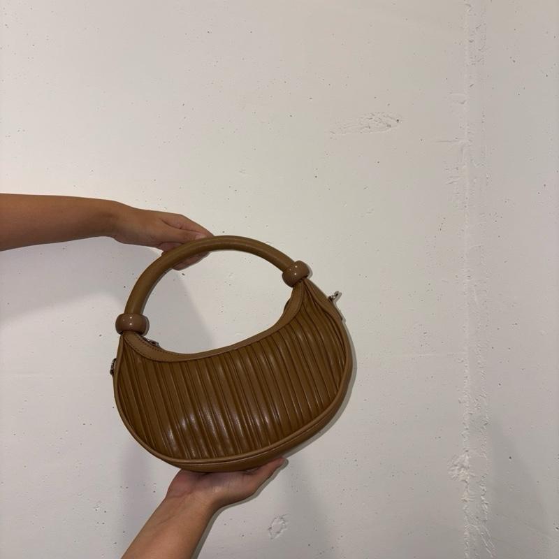 Interwoven Leather Tote Bag in Cowhide