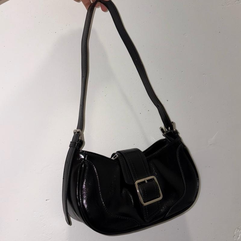 Pure Cowhide Leather Bag with Strap and Zipper Detailing - Black Handbag for Everyday Use